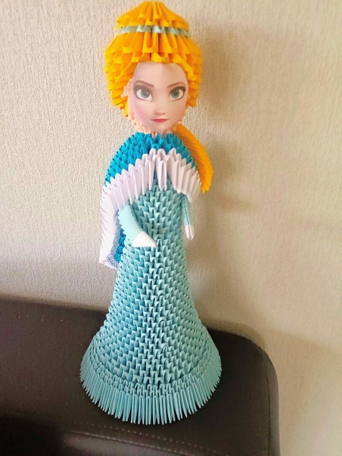 Voici la reine des neiges - REF : 0196 - Prix : 30,00€ - Hauteur + ou - 30cm